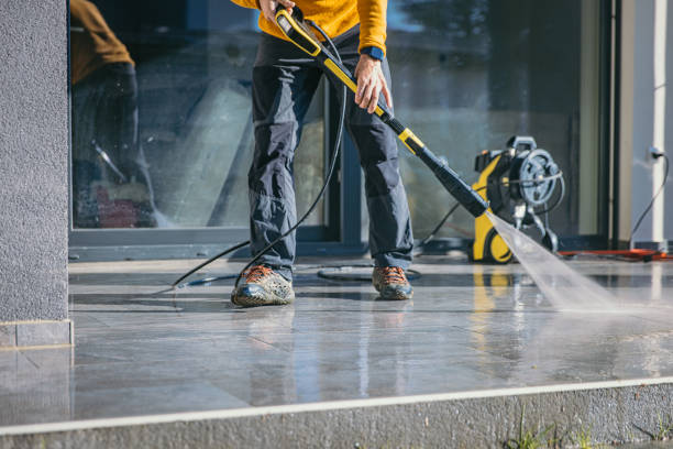 Best Animal Enclosure Cleaning  in Fort Thompson, SD